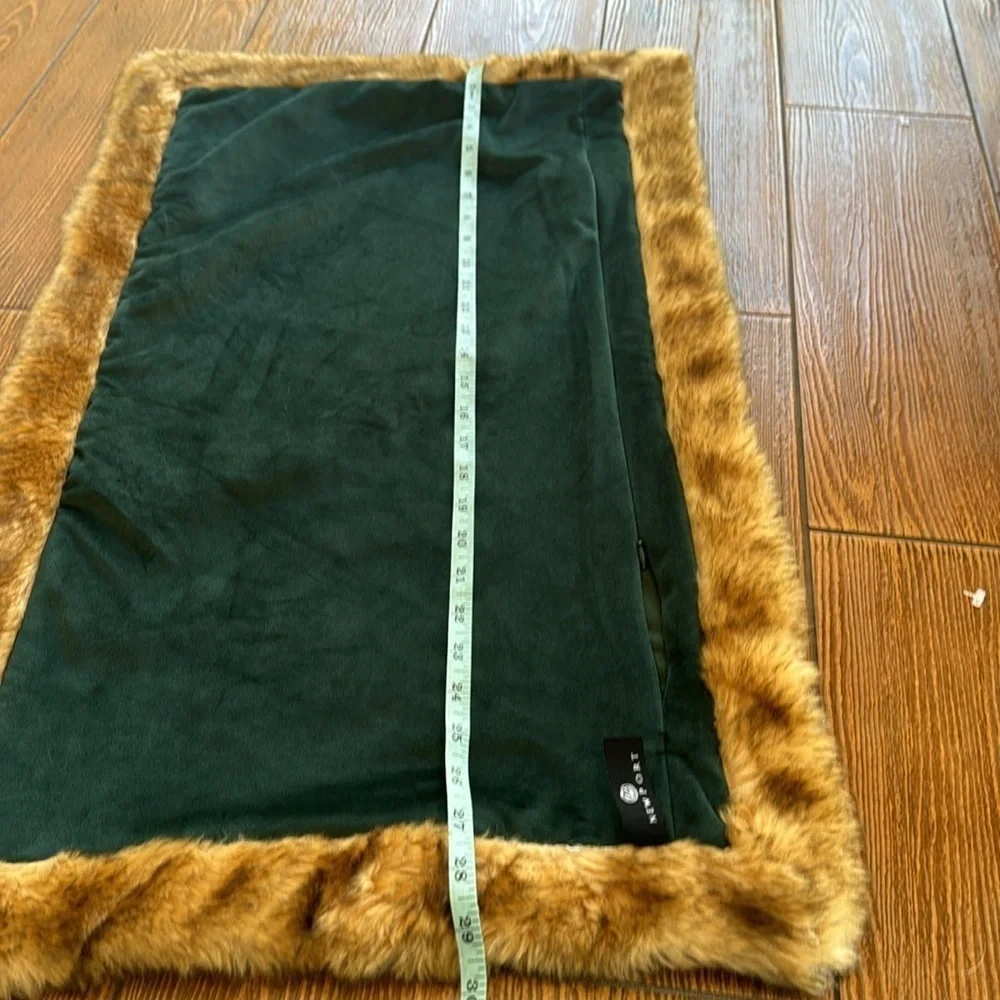 Green velvet pillowcase cover with fur